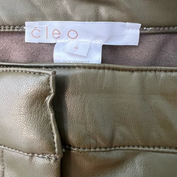 Green pleather pants - Picture 2 of 3